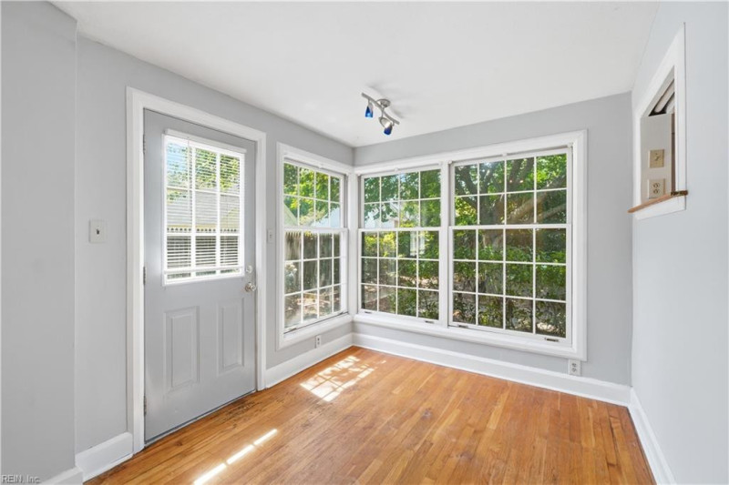 Photo 15 of 33 residential for sale in Norfolk virginia