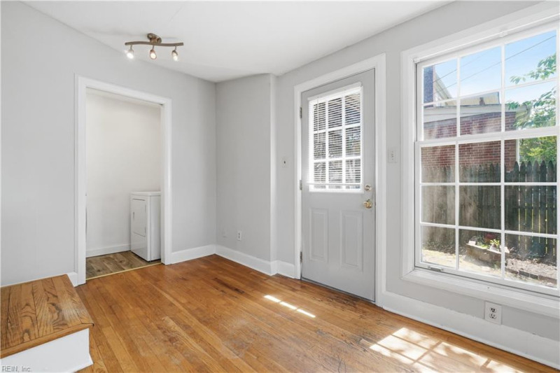 Photo 16 of 33 residential for sale in Norfolk virginia