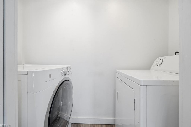 Photo 17 of 33 residential for sale in Norfolk virginia