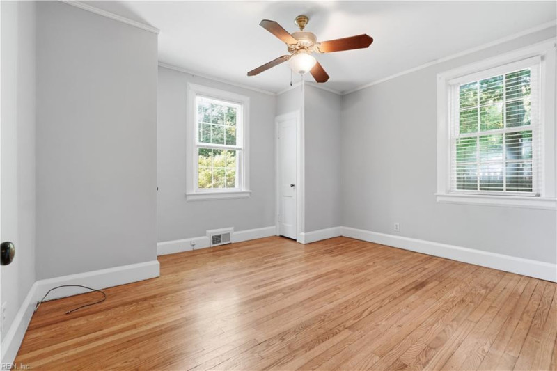 Photo 19 of 33 residential for sale in Norfolk virginia