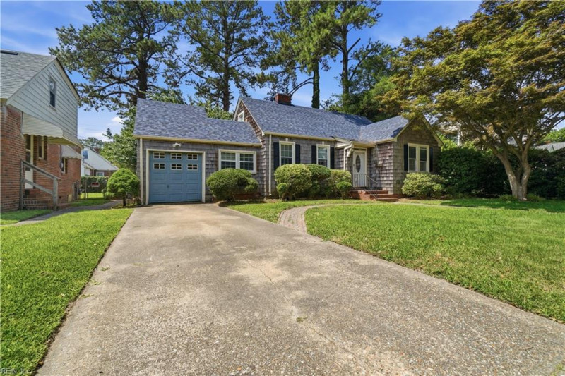 Photo 2 of 33 residential for sale in Norfolk virginia