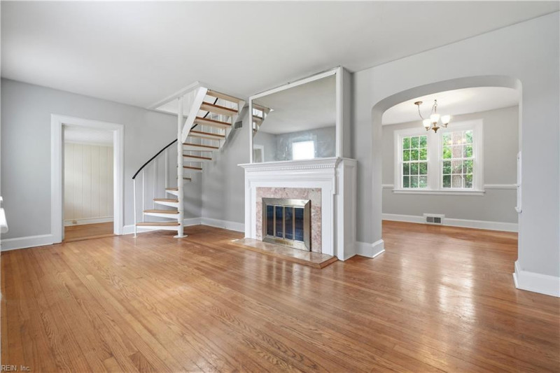 Photo 7 of 33 residential for sale in Norfolk virginia
