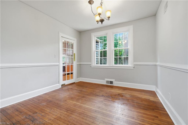 Photo 9 of 33 residential for sale in Norfolk virginia