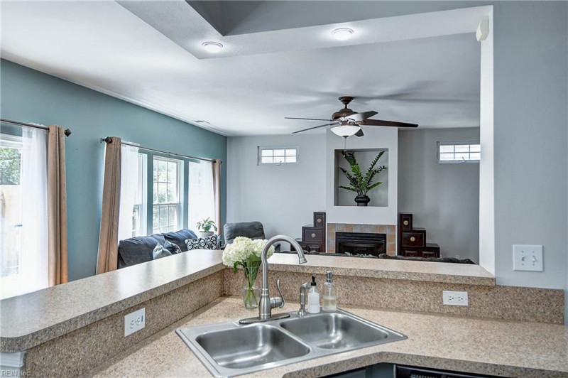 Photo 13 of 43 residential for sale in Chesapeake virginia