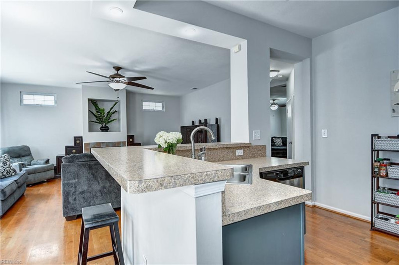 Photo 14 of 43 residential for sale in Chesapeake virginia