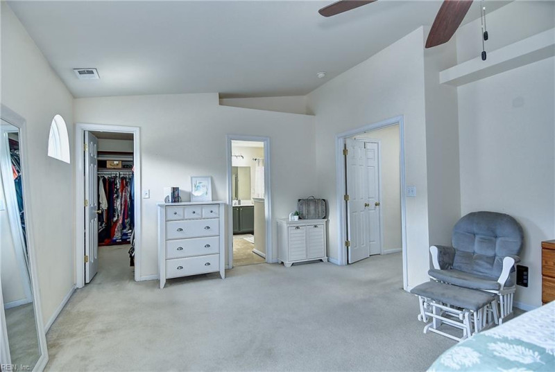Photo 25 of 43 residential for sale in Chesapeake virginia