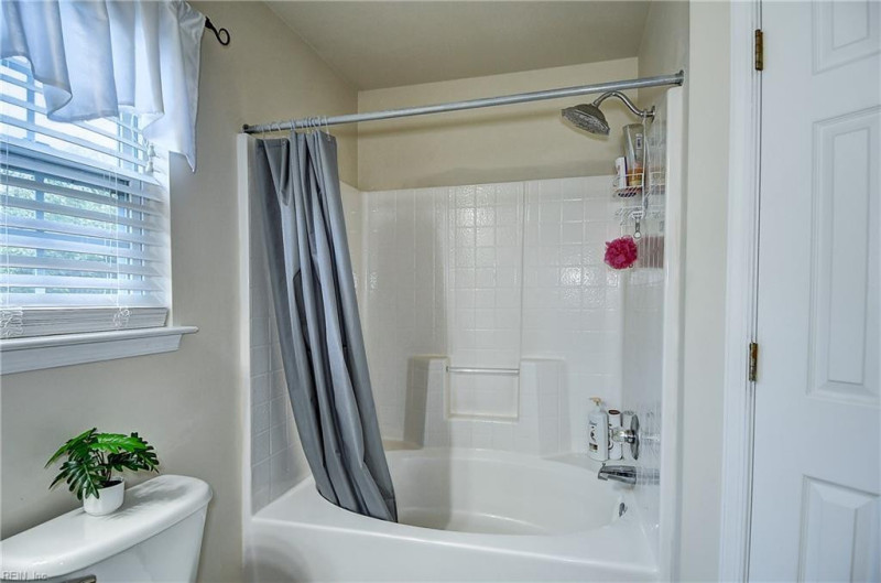 Photo 37 of 43 residential for sale in Chesapeake virginia