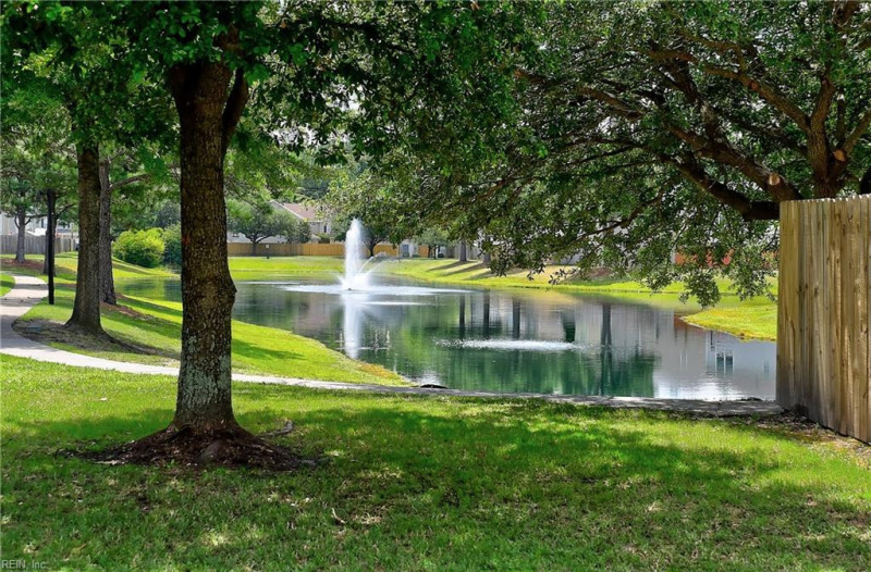 Photo 4 of 43 residential for sale in Chesapeake virginia