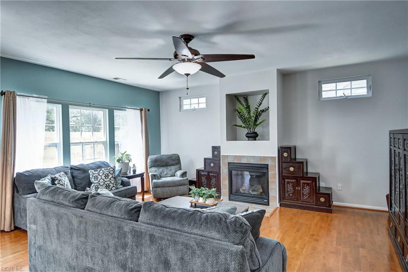 Photo 6 of 43 residential for sale in Chesapeake virginia