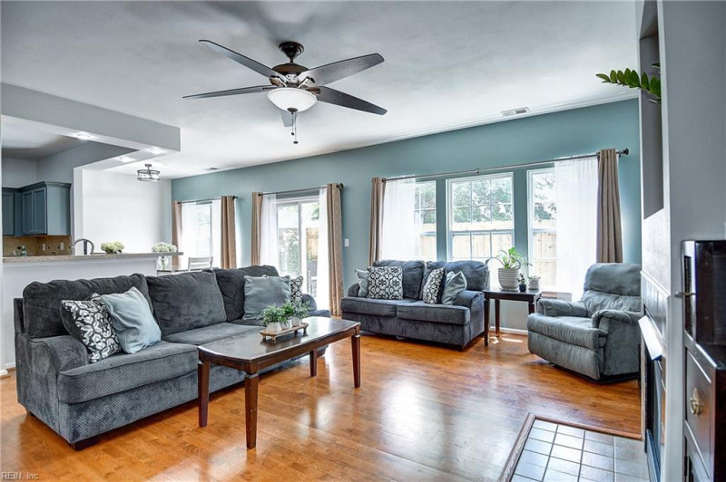 Photo 8 of 43 residential for sale in Chesapeake virginia