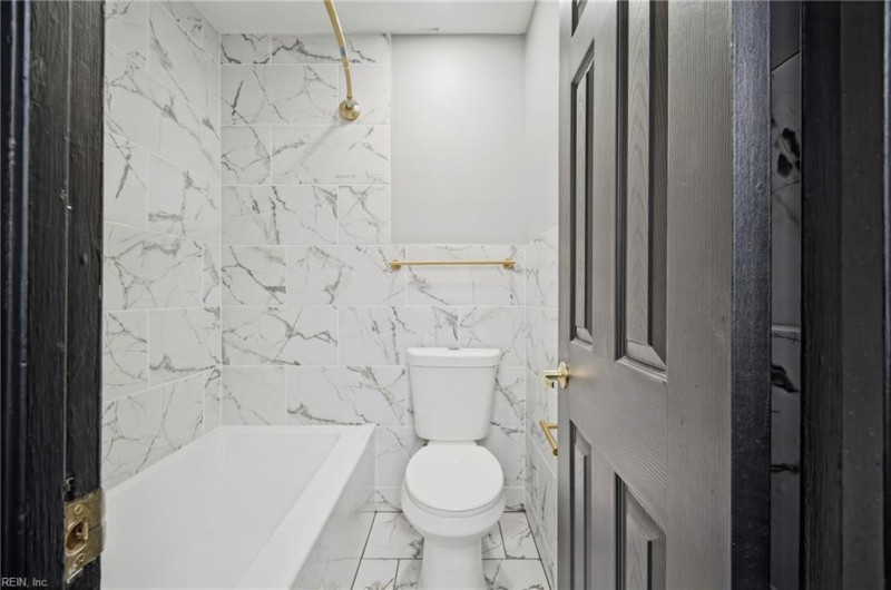 Photo 11 of 41 residential for sale in Virginia Beach virginia