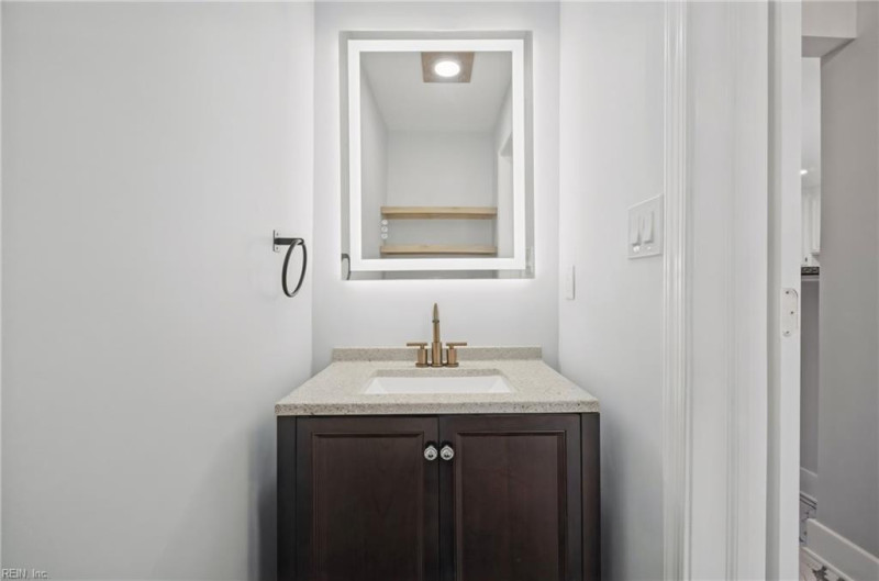 Photo 15 of 41 residential for sale in Virginia Beach virginia
