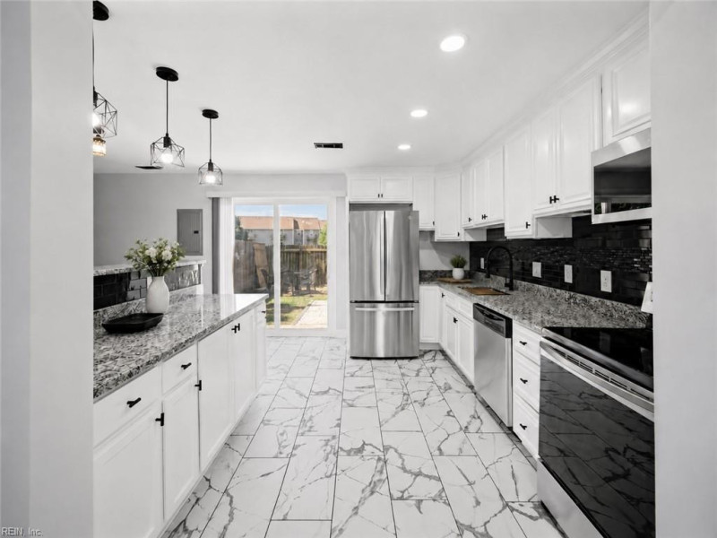 Photo 3 of 41 residential for sale in Virginia Beach virginia
