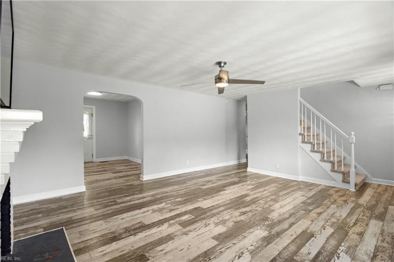 Photo 10 of 47 residential for sale in Portsmouth virginia