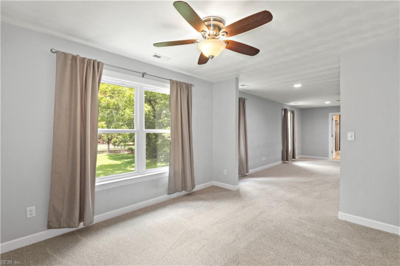 Photo 13 of 47 residential for sale in Portsmouth virginia