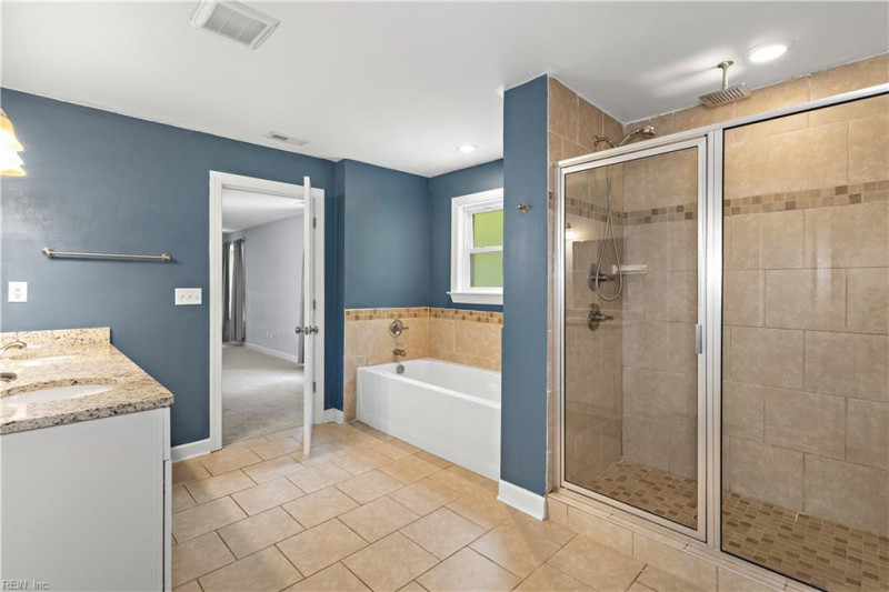 Photo 16 of 47 residential for sale in Portsmouth virginia