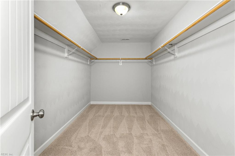 Photo 17 of 47 residential for sale in Portsmouth virginia
