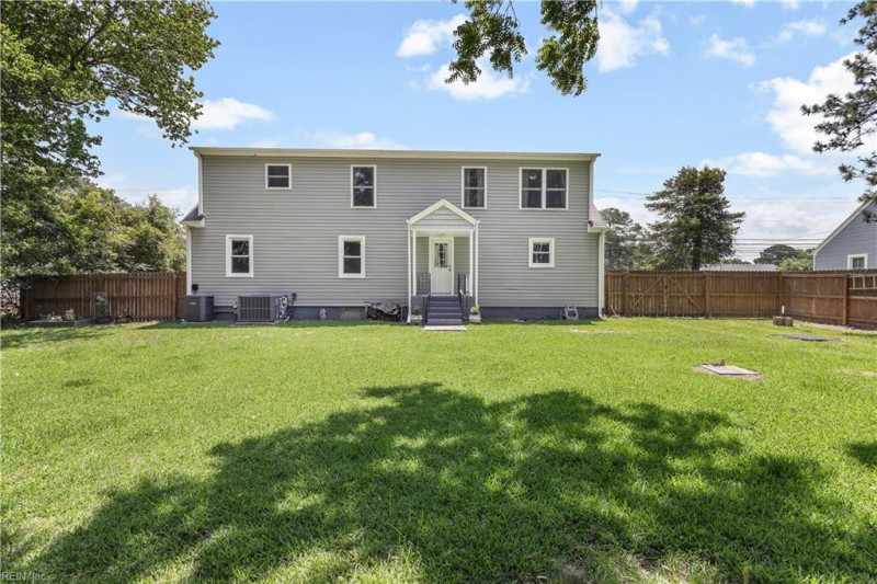 Photo 30 of 47 residential for sale in Portsmouth virginia