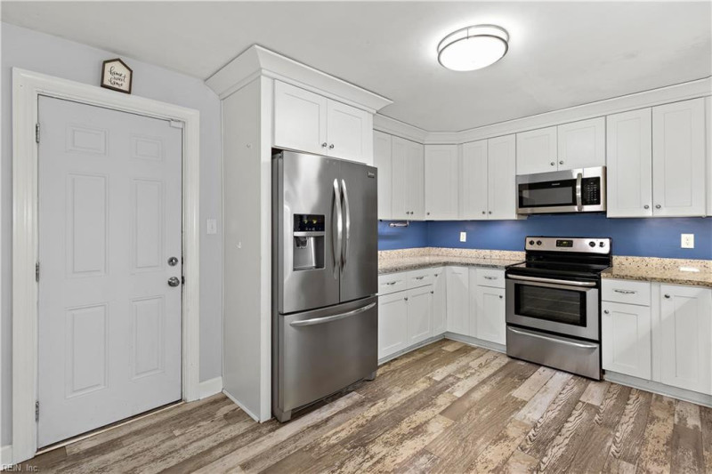 Photo 4 of 47 residential for sale in Portsmouth virginia