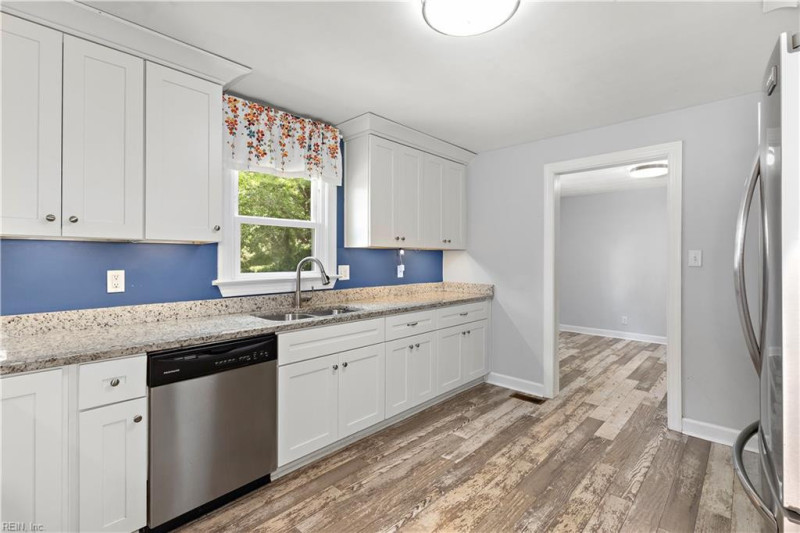 Photo 5 of 47 residential for sale in Portsmouth virginia