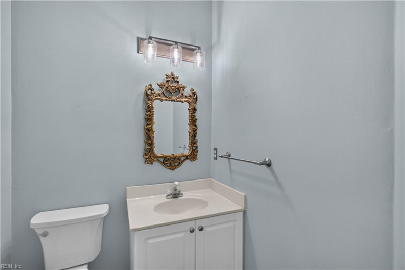 Photo 13 of 32 residential for sale in Portsmouth virginia