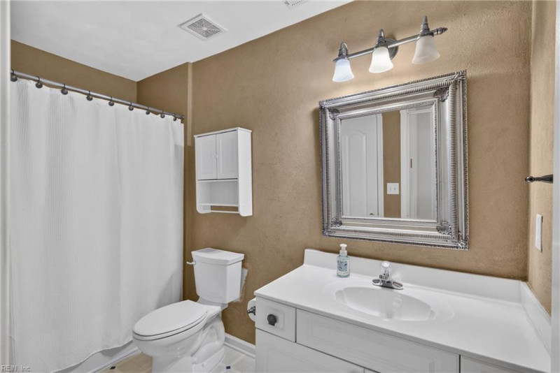 Photo 25 of 32 residential for sale in Portsmouth virginia
