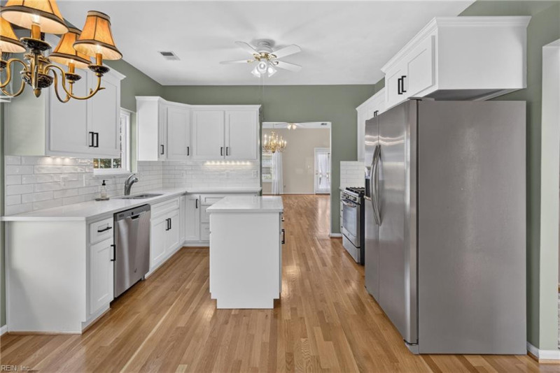Photo 4 of 32 residential for sale in Portsmouth virginia