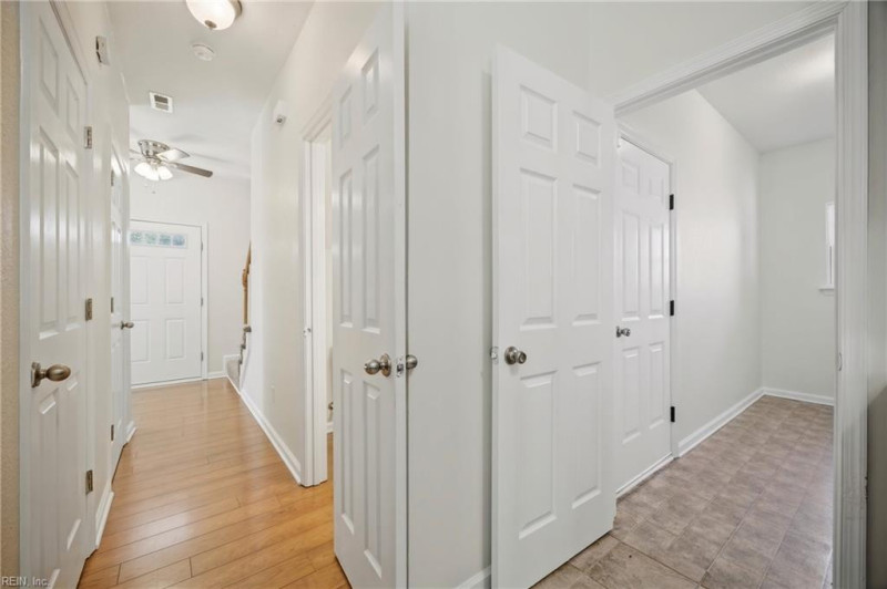 Photo 13 of 50 residential for sale in Portsmouth virginia