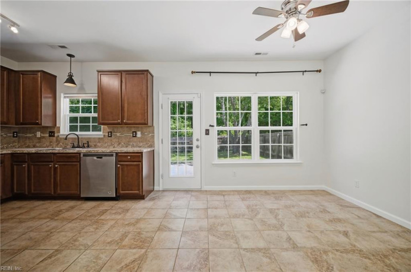 Photo 18 of 50 residential for sale in Portsmouth virginia