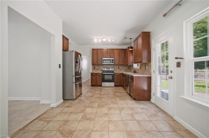 Photo 19 of 50 residential for sale in Portsmouth virginia