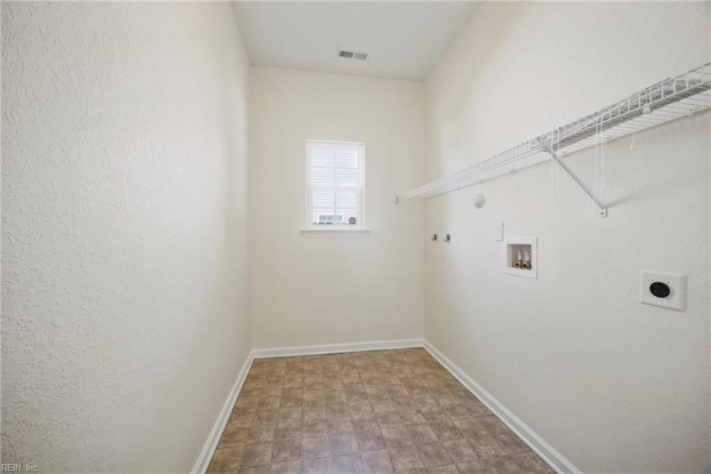 Photo 21 of 50 residential for sale in Portsmouth virginia