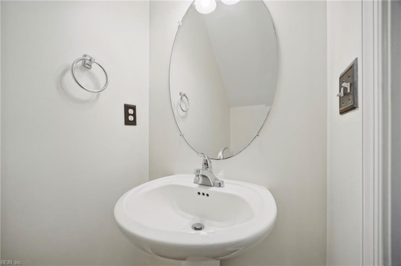 Photo 23 of 50 residential for sale in Portsmouth virginia