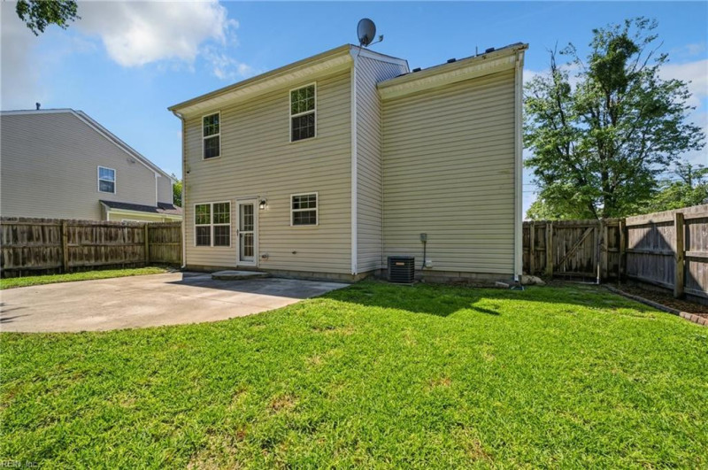 Photo 36 of 50 residential for sale in Portsmouth virginia