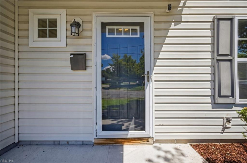 Photo 7 of 50 residential for sale in Portsmouth virginia