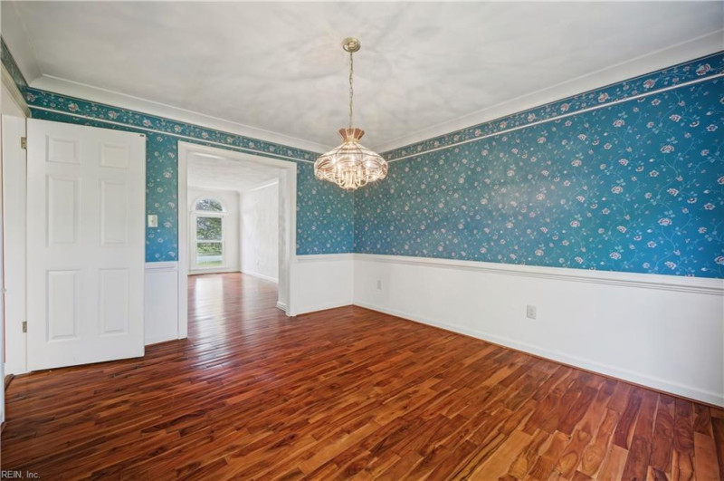 Photo 10 of 48 residential for sale in Chesapeake virginia