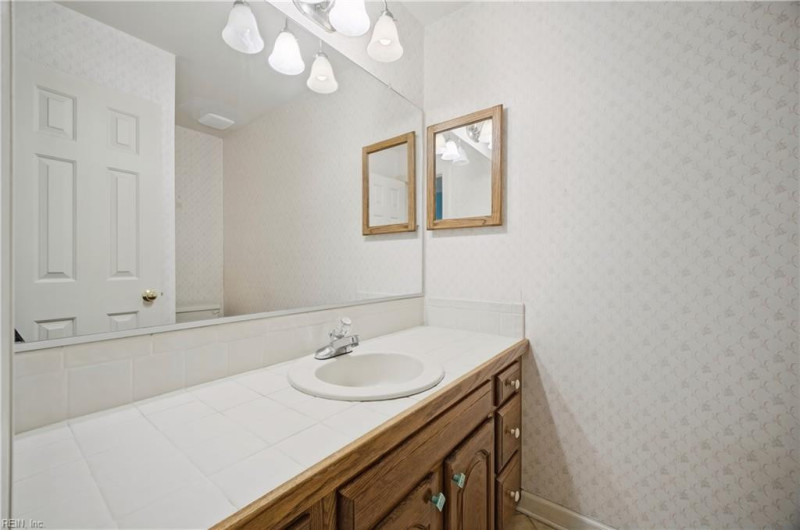 Photo 16 of 48 residential for sale in Chesapeake virginia