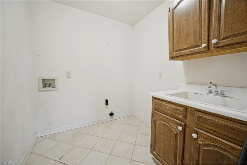 Photo 17 of 48 residential for sale in Chesapeake virginia