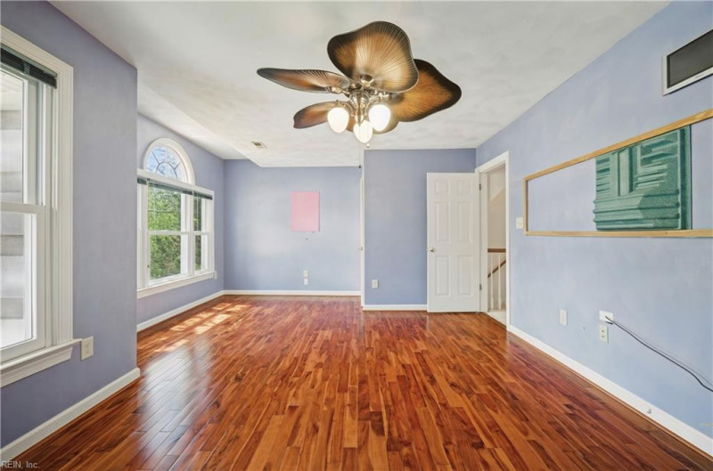 Photo 19 of 48 residential for sale in Chesapeake virginia