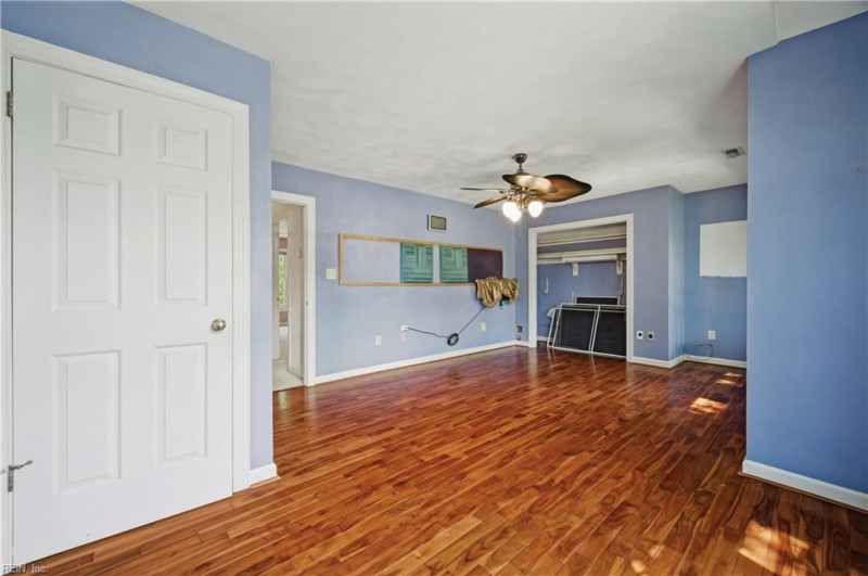 Photo 21 of 48 residential for sale in Chesapeake virginia