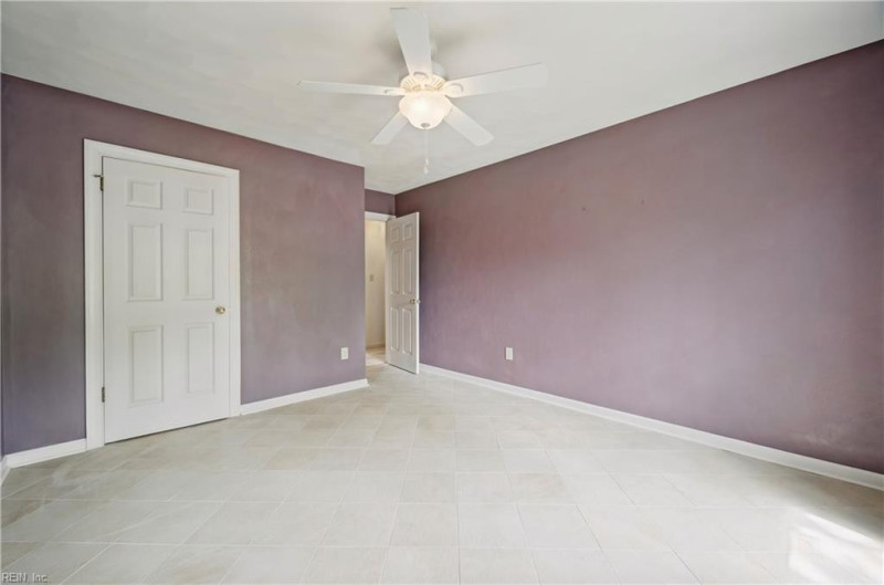 Photo 23 of 48 residential for sale in Chesapeake virginia