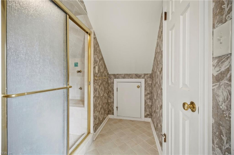 Photo 33 of 48 residential for sale in Chesapeake virginia