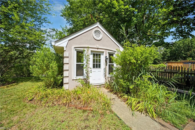 Photo 46 of 48 residential for sale in Chesapeake virginia