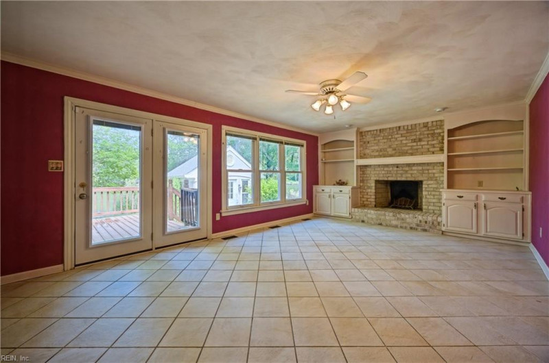 Photo 5 of 48 residential for sale in Chesapeake virginia