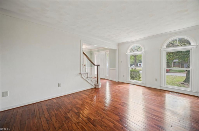 Photo 6 of 48 residential for sale in Chesapeake virginia