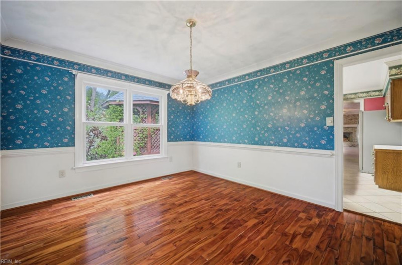 Photo 9 of 48 residential for sale in Chesapeake virginia