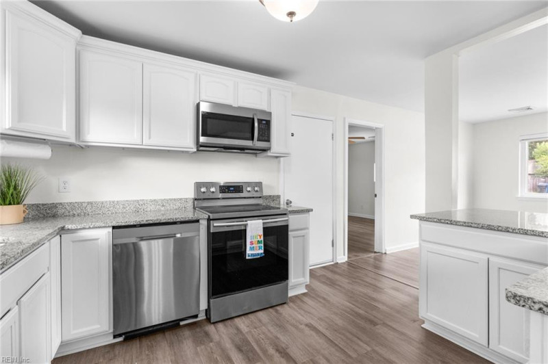 Photo 14 of 49 residential for sale in Virginia Beach virginia