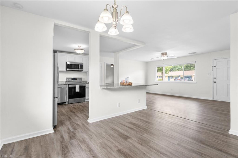 Photo 17 of 49 residential for sale in Virginia Beach virginia