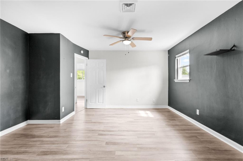 Photo 29 of 49 residential for sale in Virginia Beach virginia
