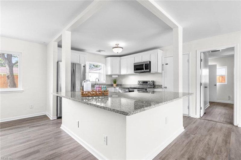Photo 7 of 49 residential for sale in Virginia Beach virginia