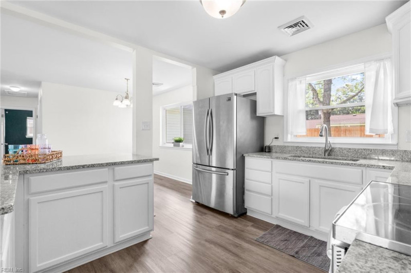 Photo 8 of 49 residential for sale in Virginia Beach virginia
